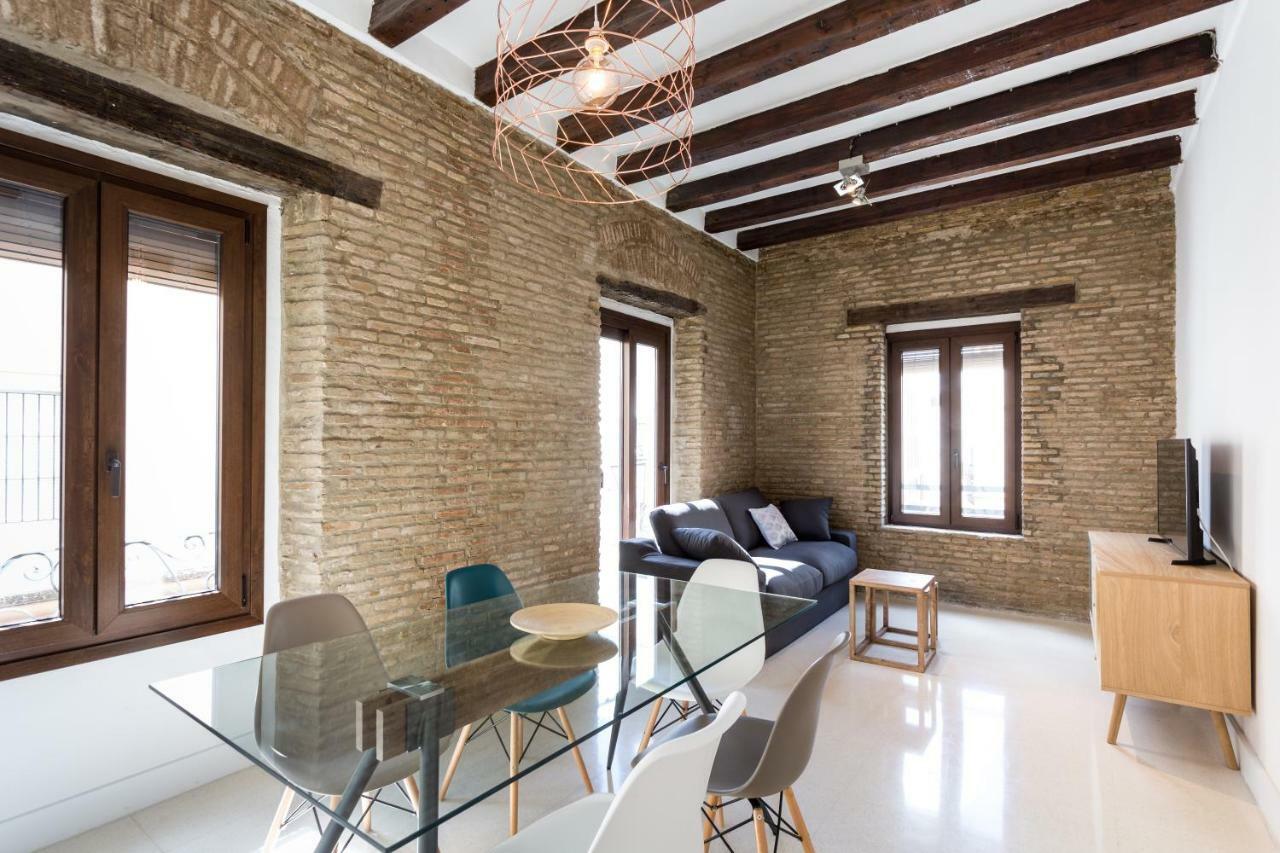 Almazen Apartamentos, Arrayan 23 Севілья Екстер'єр фото