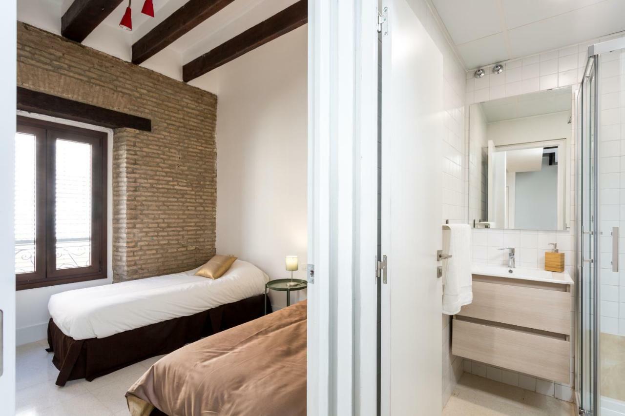 Almazen Apartamentos, Arrayan 23 Севілья Екстер'єр фото