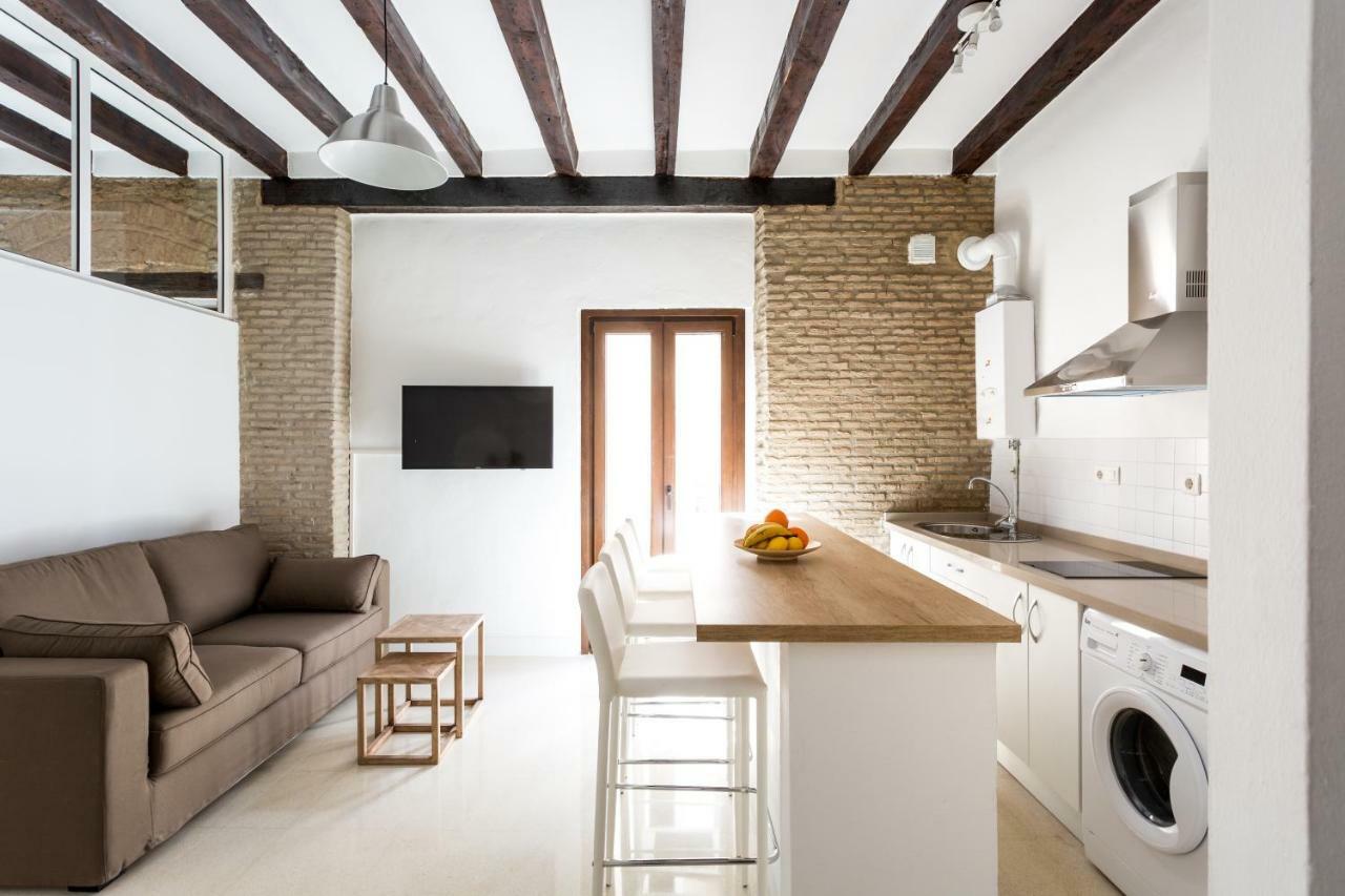 Almazen Apartamentos, Arrayan 23 Севілья Екстер'єр фото