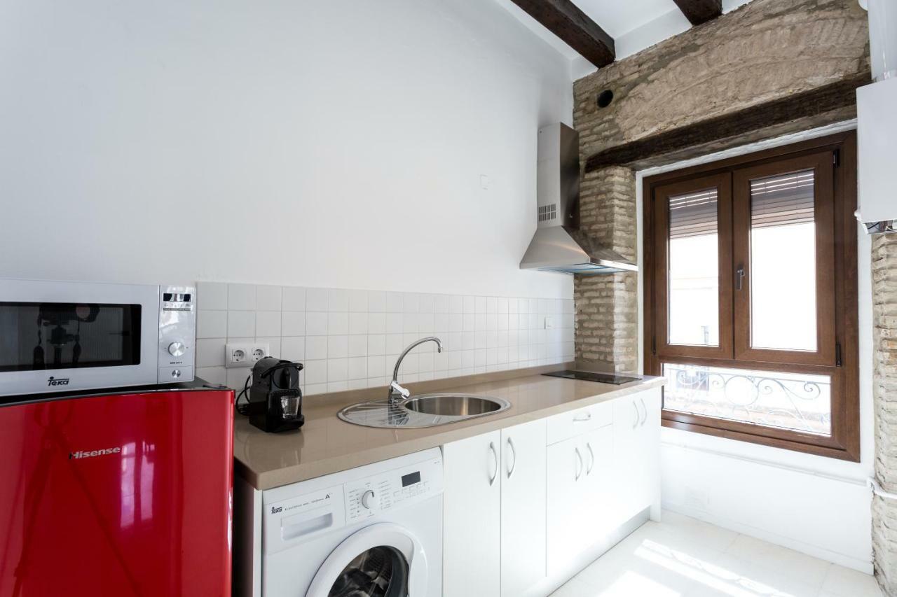 Almazen Apartamentos, Arrayan 23 Севілья Екстер'єр фото