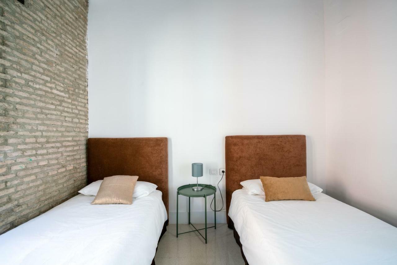 Almazen Apartamentos, Arrayan 23 Севілья Екстер'єр фото