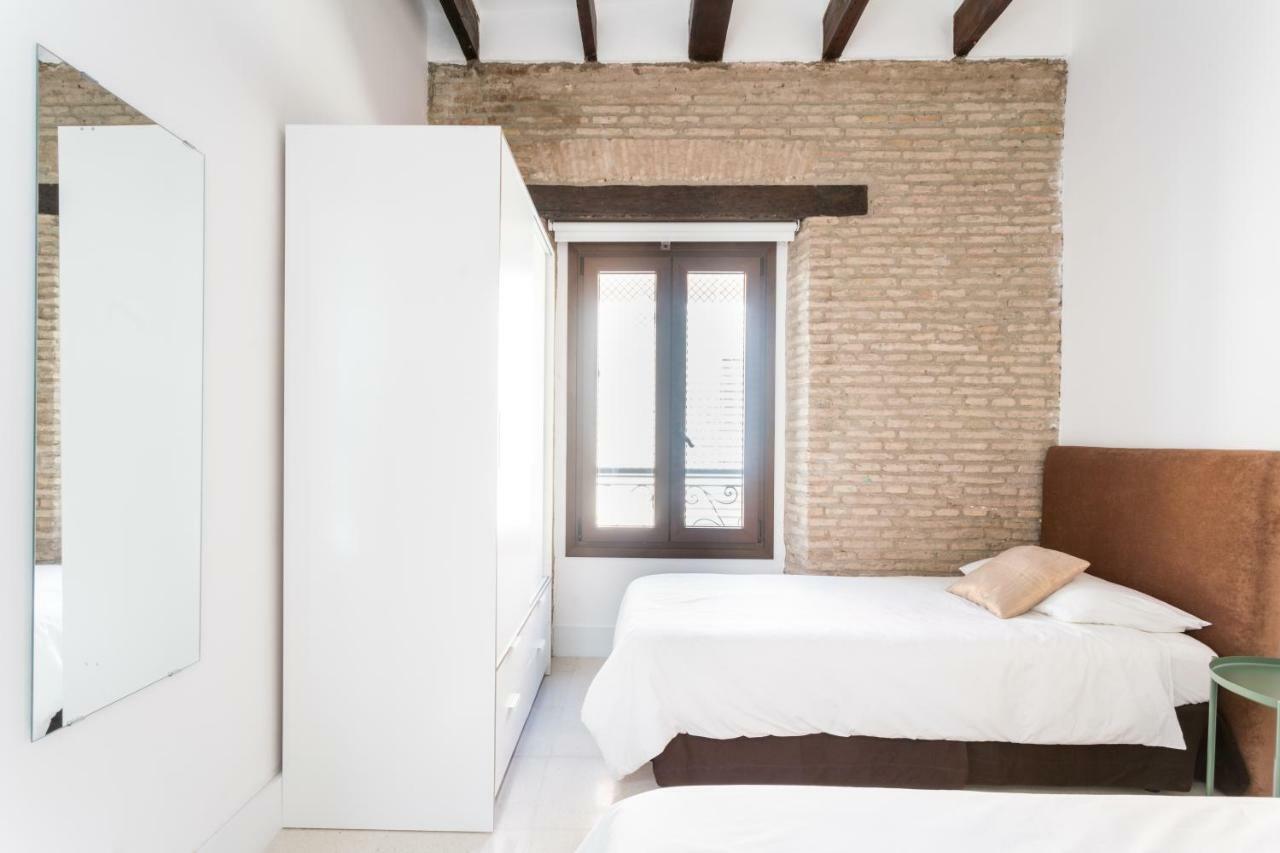 Almazen Apartamentos, Arrayan 23 Севілья Екстер'єр фото